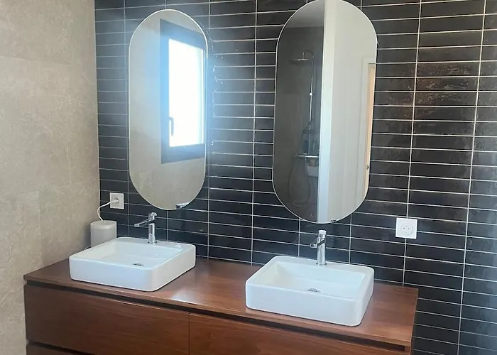 Maison Lumineuse Piscine Chauffee Pres De Biarritz Villa Arcangues